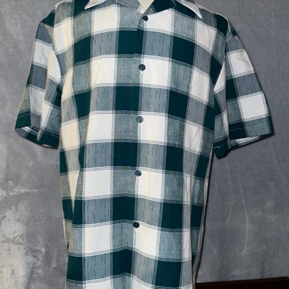 Montique Shirt Mens L Plaid‎ Button Front Short Sleeve Shirt - Picture 1 of 4